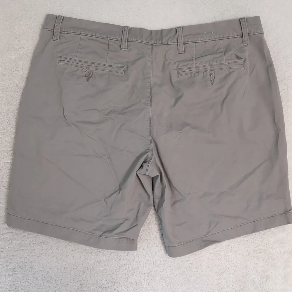 Untuckit Shorts Men's 38 Gray Flat Front‎ Zipper Pocket 9